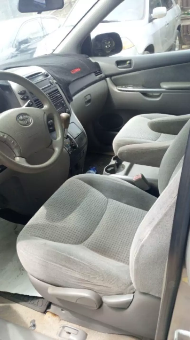 Toyota Sienna   - 2008