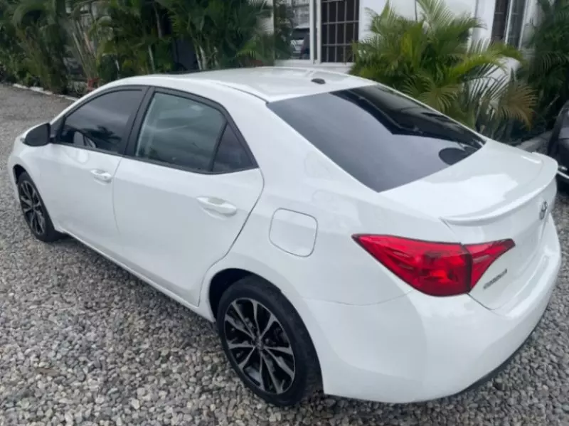TOYOTA Corolla   - 2018
