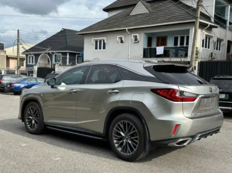 Lexus RX   - 2019