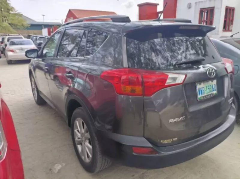 Toyota RAV4   - 2015