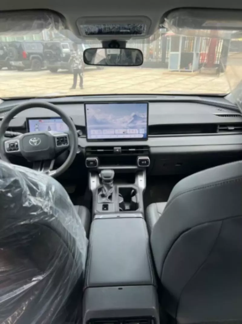 TOYOTA Rav4   - 2025
