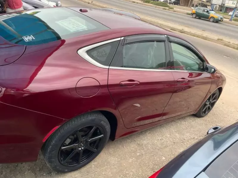 Chrysler 200   - 2015