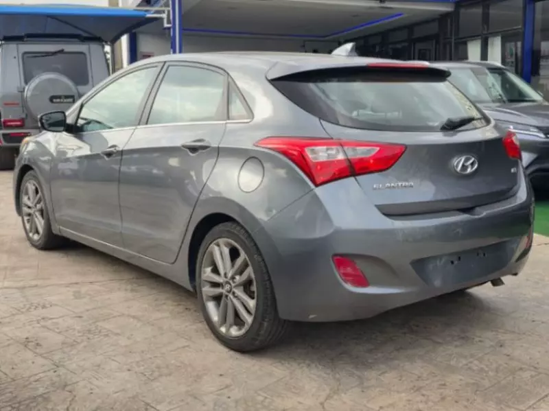 Hyundai Elantra   - 2016
