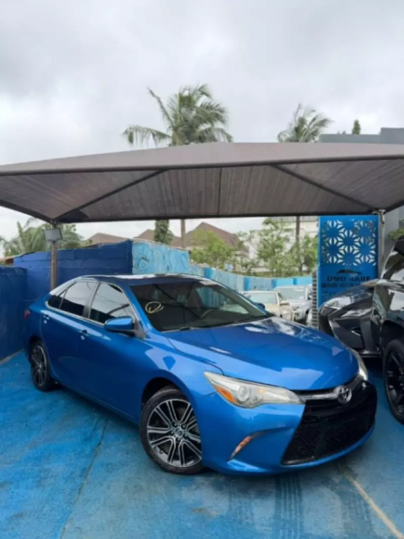 TOYOTA Camry   - 2016