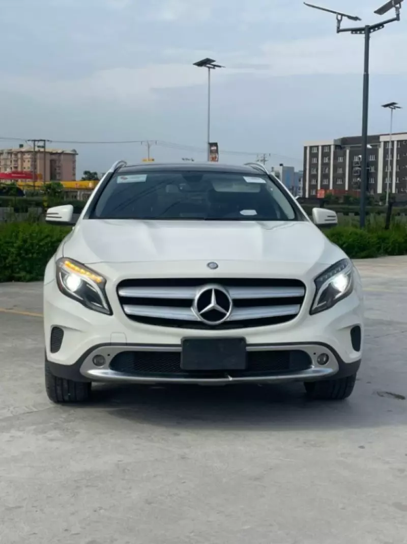 Mercedes-Benz GLA 250   - 2016