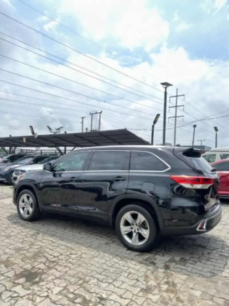 Toyota Highlander   - 2015