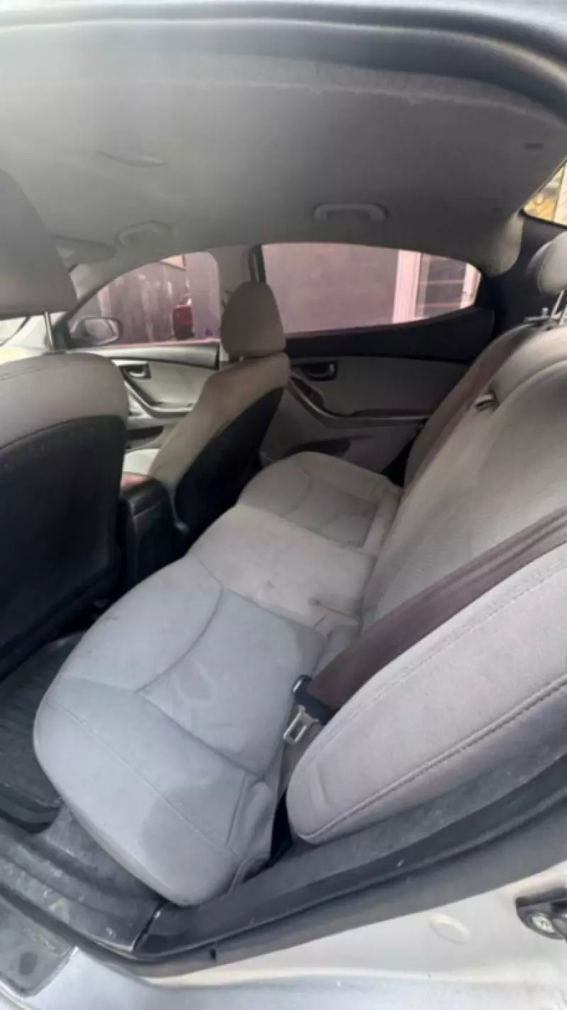 Hyundai Elantra   - 2013