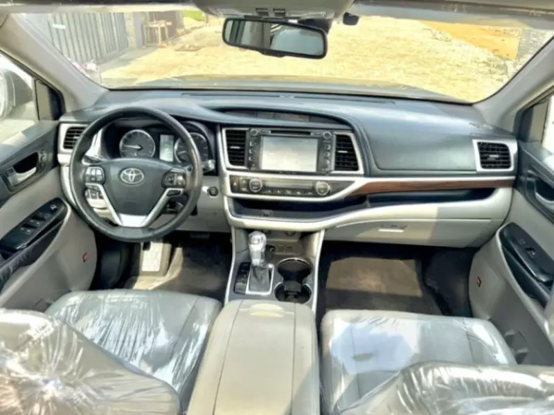 TOYOTA Highlander   - 2016