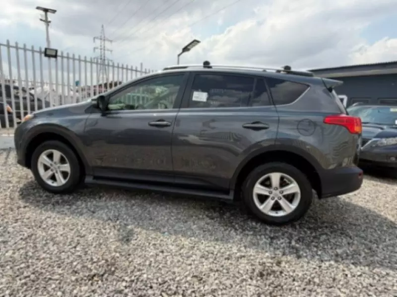 Toyota RAV4   - 2013