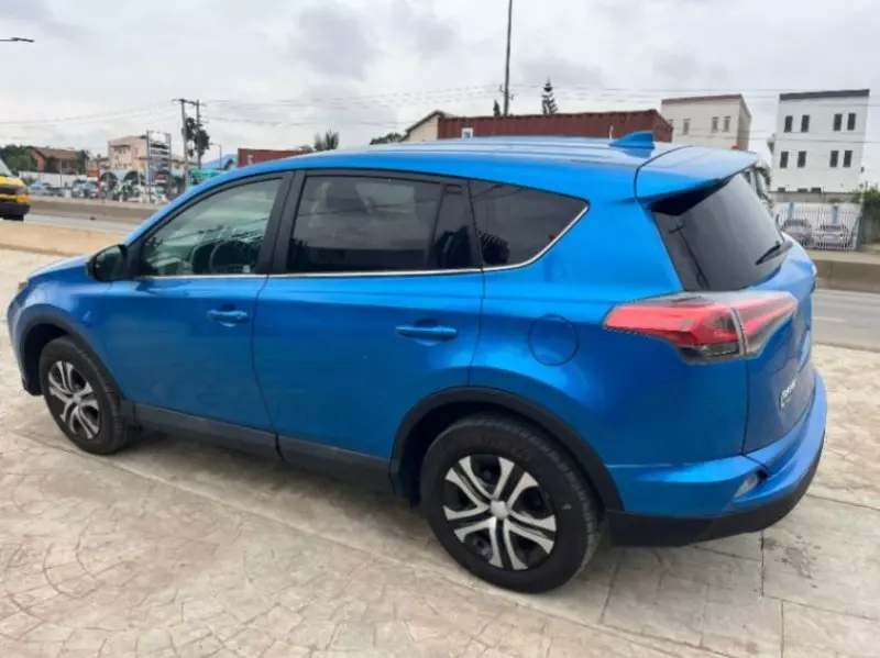 Toyota RAV 4   - 2018