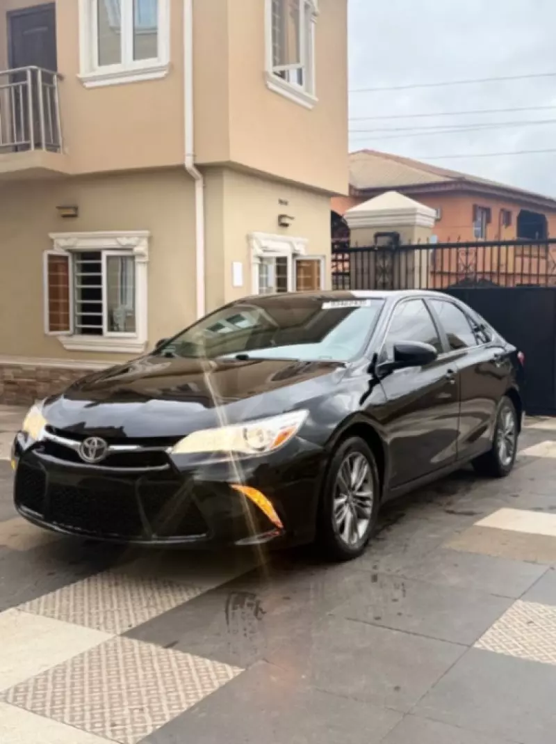 TOYOTA Camry - 2016