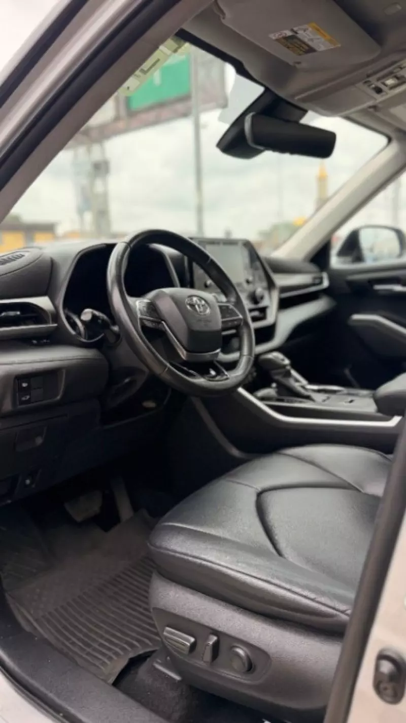 TOYOTA Highlander   - 2020