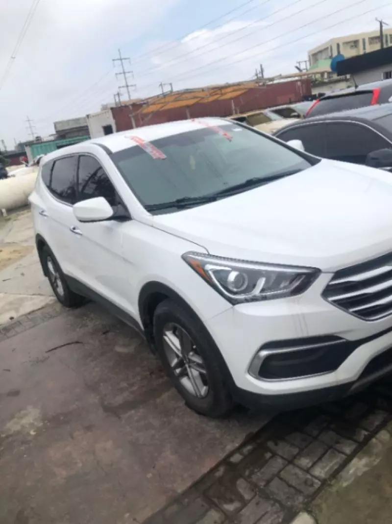 Hyundai Santa FE   - 2014
