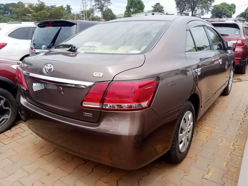 Toyota Premio    - 2018