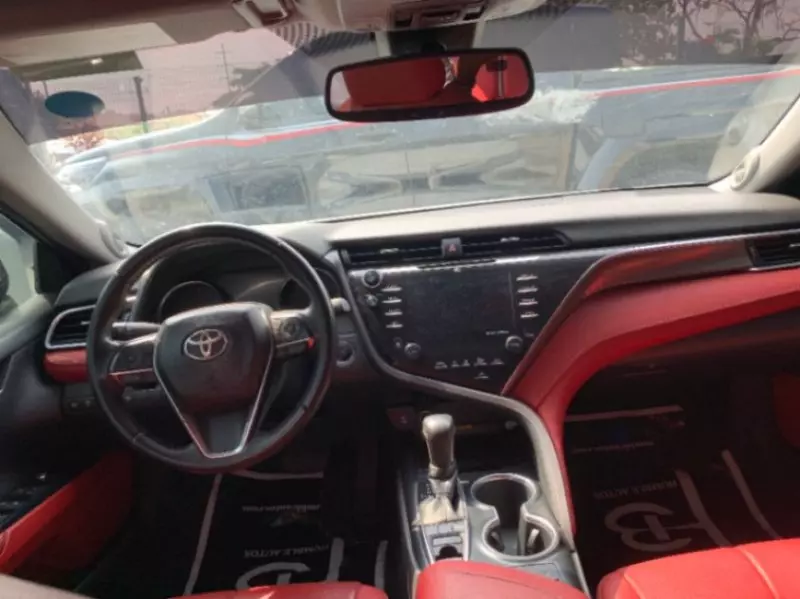 Toyota Camry   - 2018