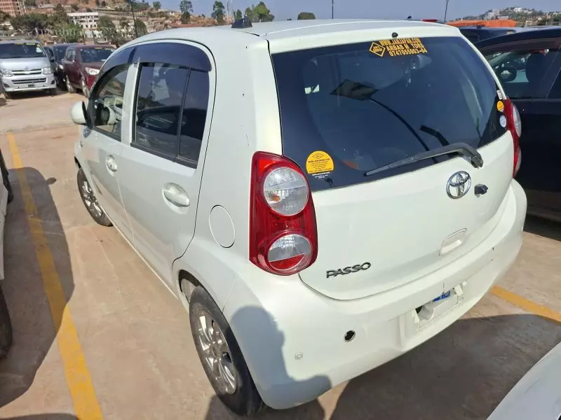 TOYOTA Passo   - 2012