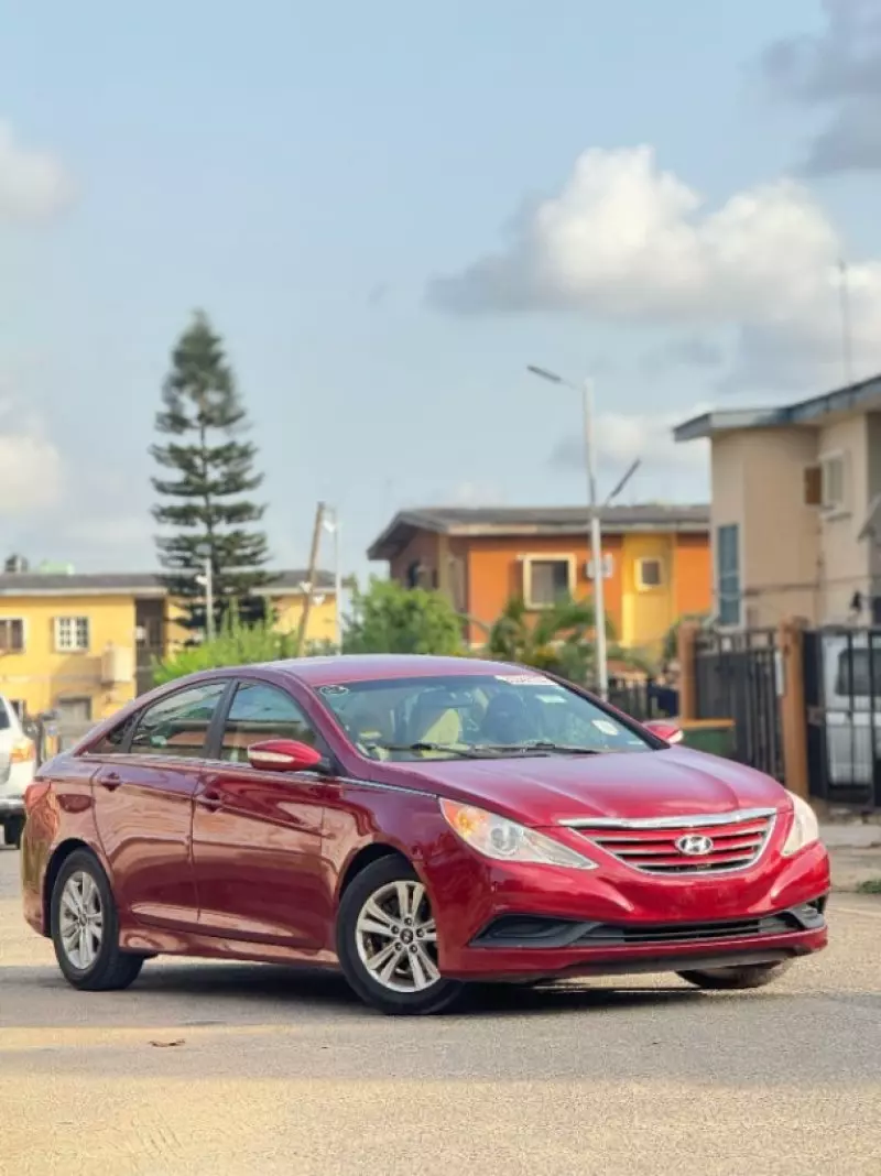 Hyundai Sonata   - 2014