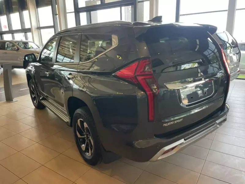 Mitsubishi Pajero Sport   - 2025