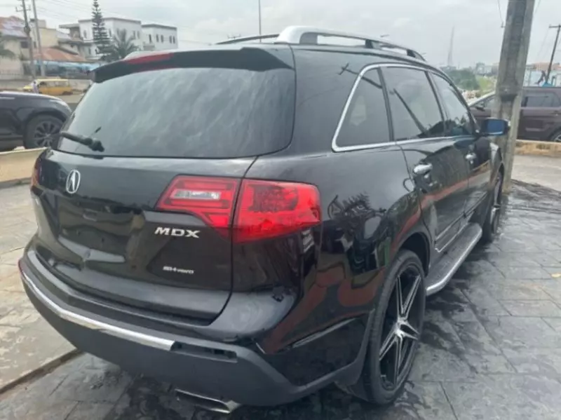 Acura MDX   - 2010