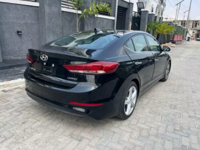 Hyundai Elantra   - 2017