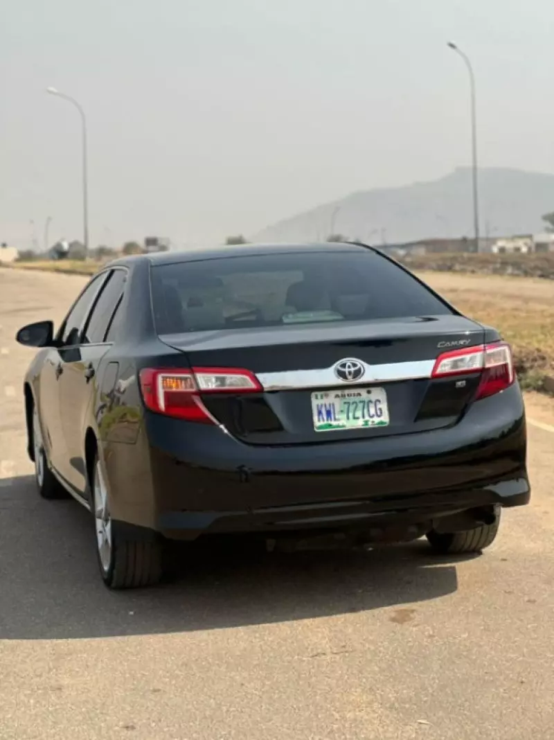 Toyota Camry   - 2012