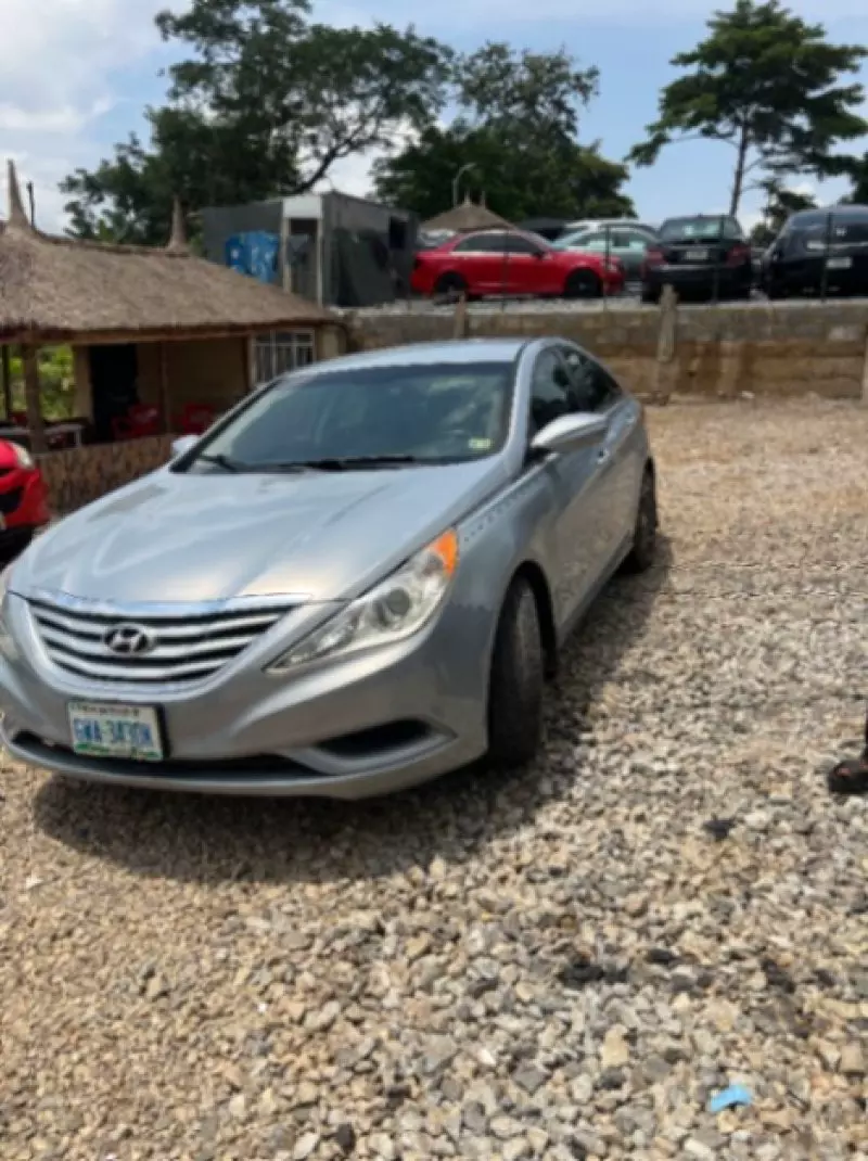 Hyundai Sonata   - 2012