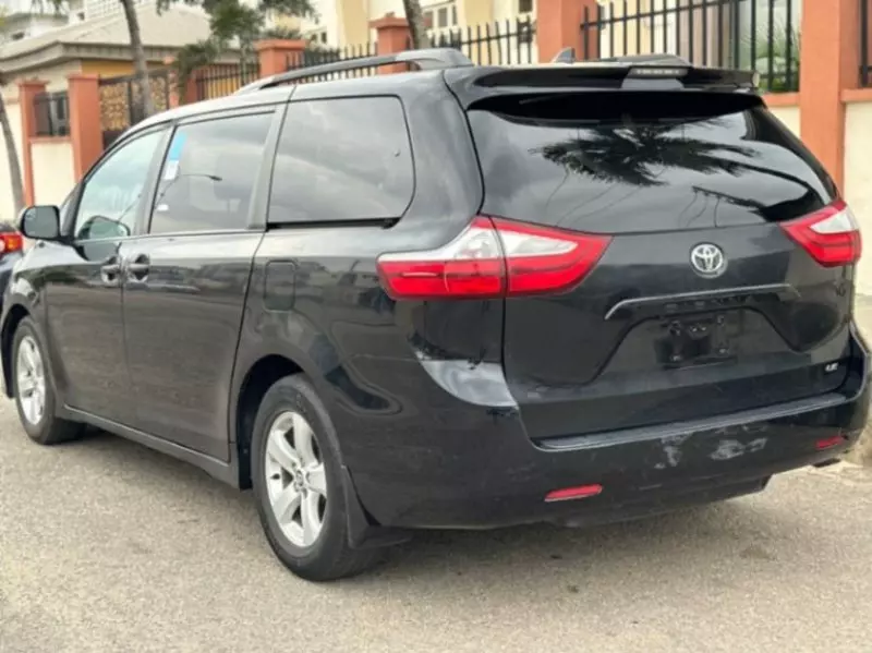Toyota Sienna   - 2019