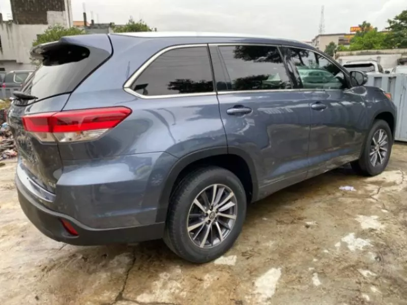 Toyota Highlander   - 2018