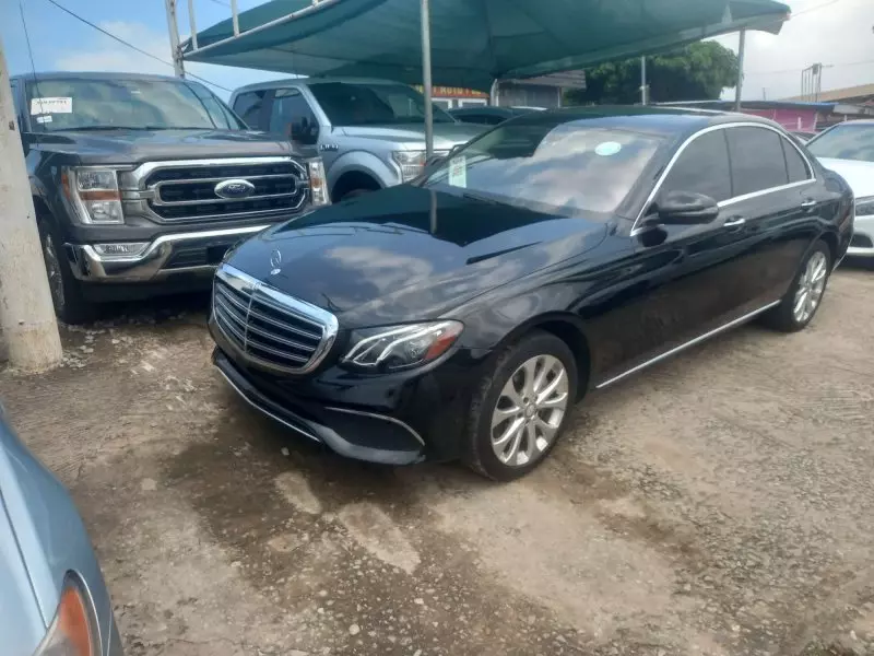 Mercedes-Benz E 300   - 2017