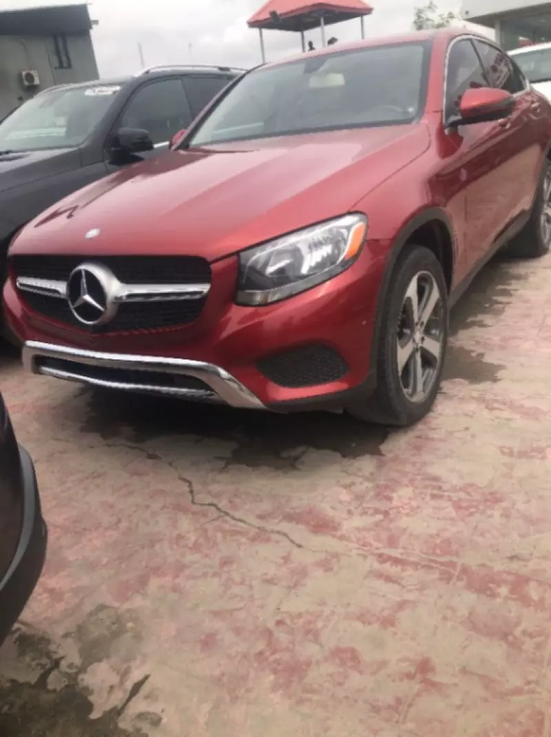 Mercedes-Benz GLC 300   - 2016