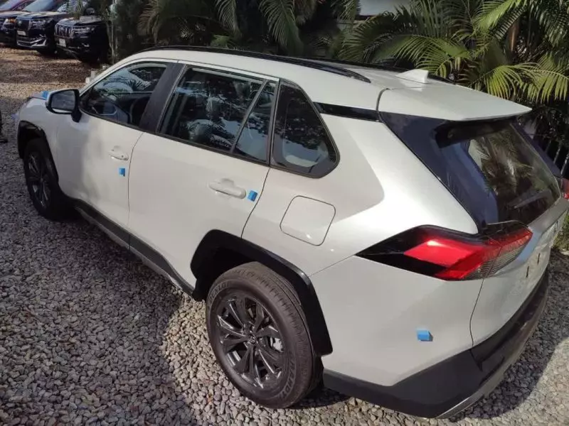 TOYOTA RAV 4 - 2025