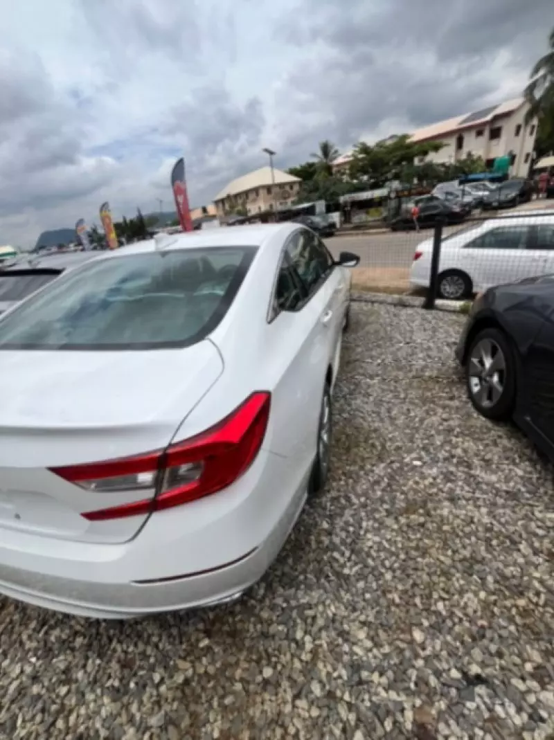 Honda Accord   - 2020