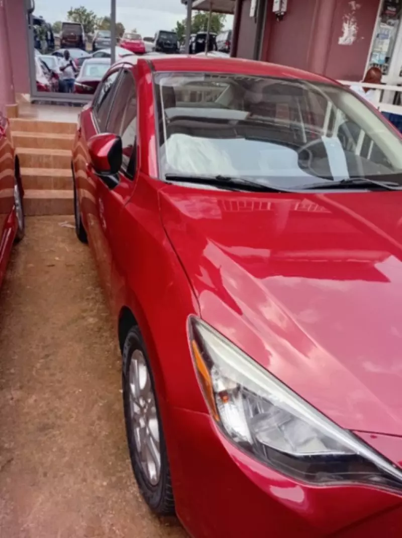 Toyota Yaris   - 2016