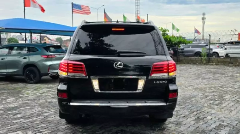 Lexus LX   - 2013