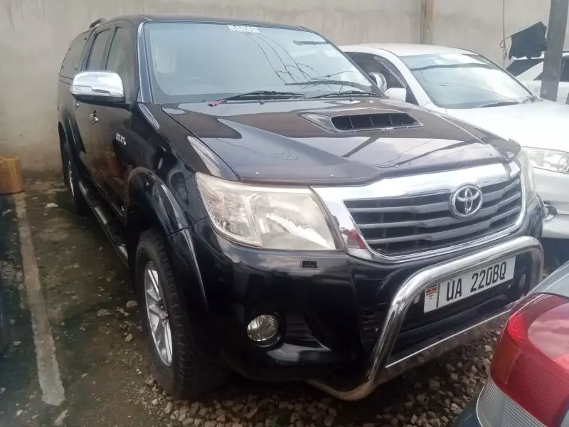 Toyota Hilux   - 2012