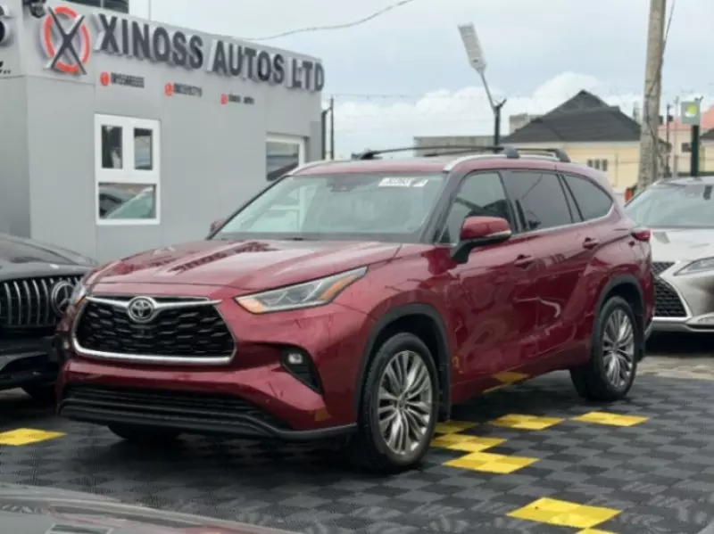 Toyota Highlander   - 2020
