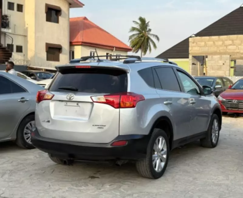 Toyota RAV4 - 2013