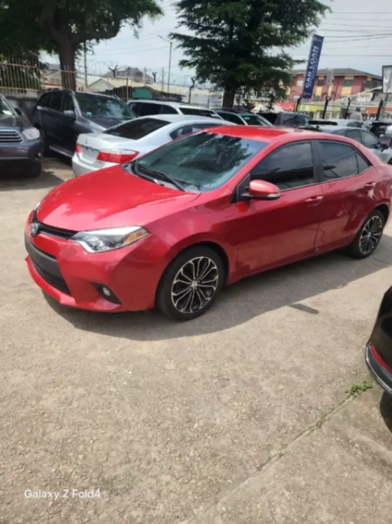 Toyota Corolla   - 2016