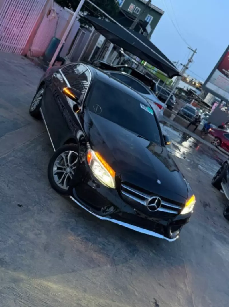 Mercedes-Benz C 300   - 2015
