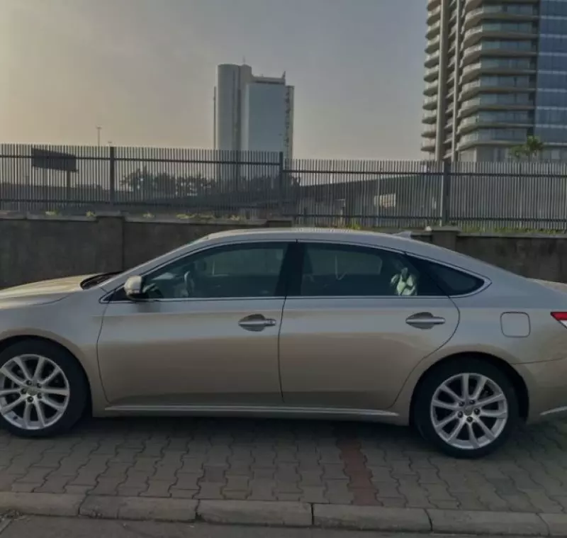 Toyota Avalon   - 2015