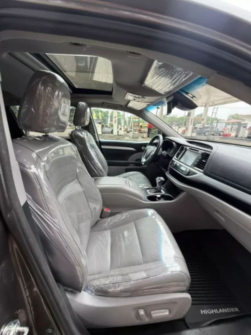TOYOTA Highlander   - 2018