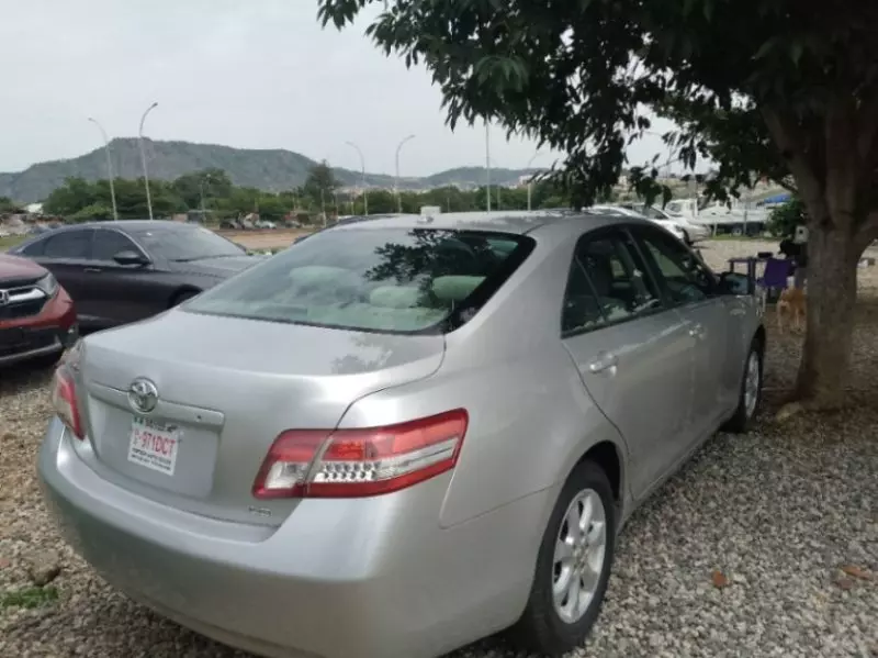 TOYOTA Camry - 2010