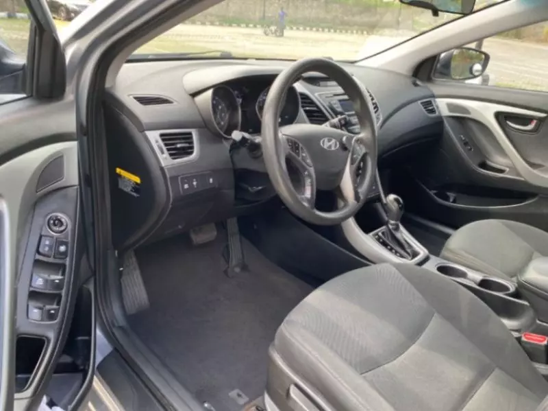 Hyundai Elantra   - 2014