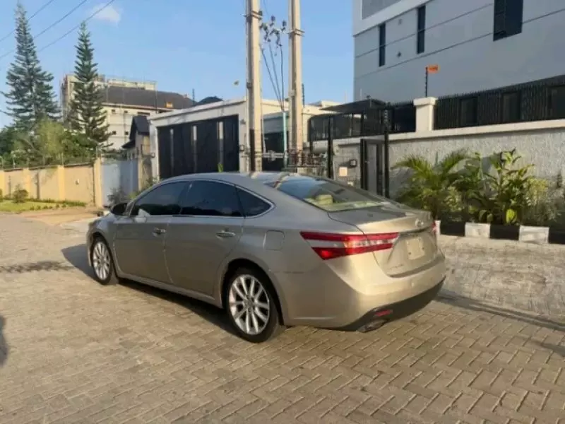 TOYOTA Avalon   - 2013