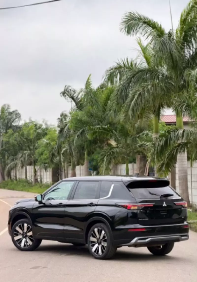 Mitsubishi New Outlander   - 2025