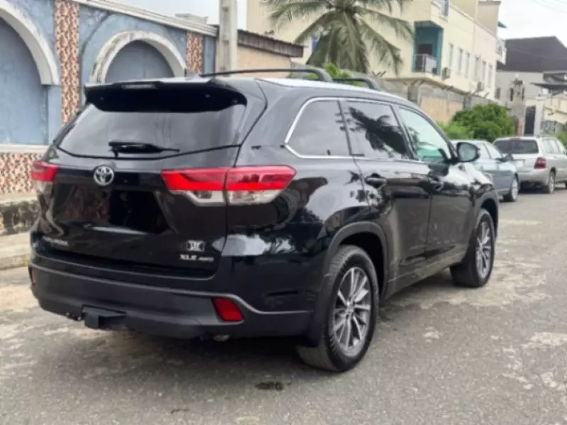TOYOTA Highlander   - 2018