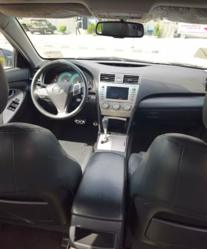 Toyota Camry - 2011