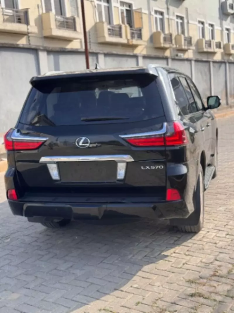 Lexus LX   - 2017