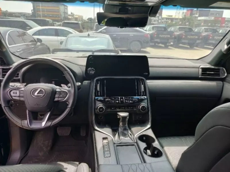 Lexus LX 600   - 2024