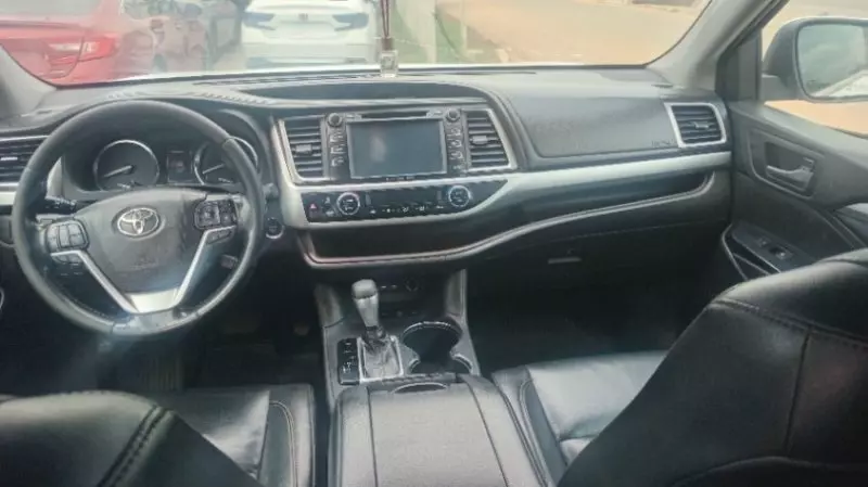 TOYOTA Highlander   - 2019